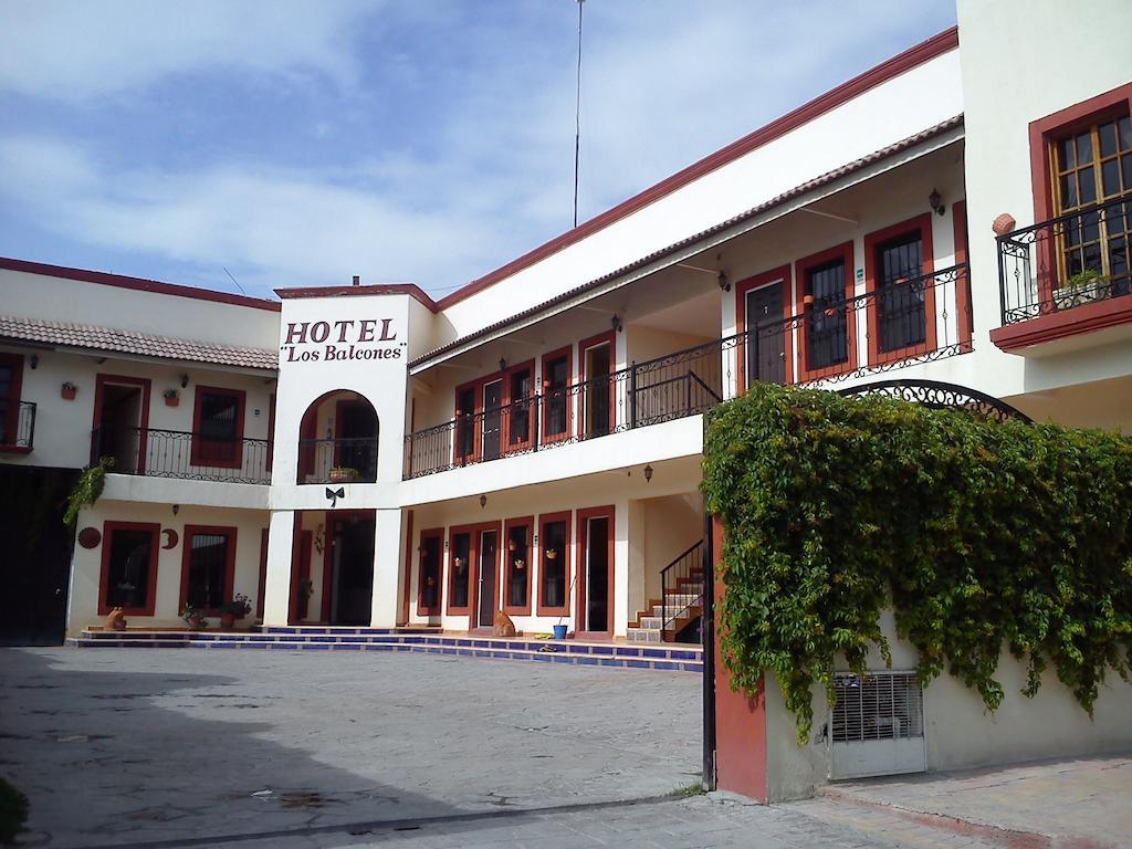 Hotel Los Balcones Паррас-де-ла-Фуэнте Экстерьер фото
